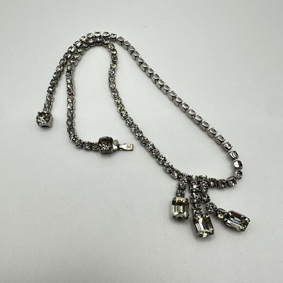 SALE Vintage 15” rhinestone necklace! - Picture 3 of 13